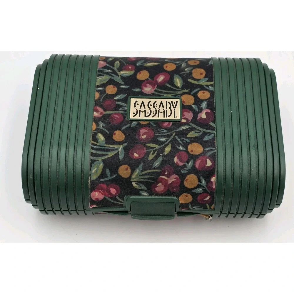 SASSABY Small Hunter Green Cherry Makeup Case Vintage Model 110 90's T2